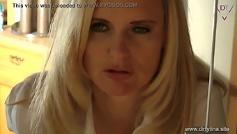 Milf Amatoare Se Joacă Cu Un Dildo Mare Într-Un Videoclip Făcut Acasă
