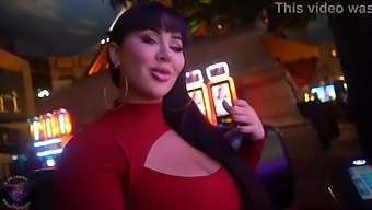دريا أليكسا يتم استدراجها واختراقها بقوة من قبل جيبي المهرج في فندق لاس فيغاس