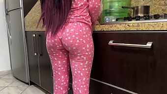 A Mature Man'S Fixation On His 18-Year-Old Stepdaughter'S Posterior