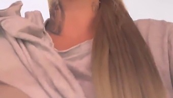I Exercise In The Gym And Feel Warm, So I Remove My T-Shirt And Wear A Bra. My Desire Grows Strong. (Wet And Gapping)